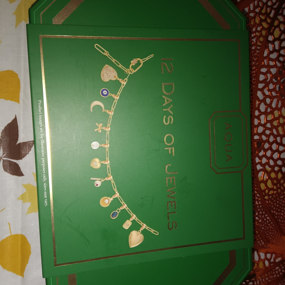 Bloomingdale's Aqua 12 Days of Jewels Advent Calendar Necklace NIB Set